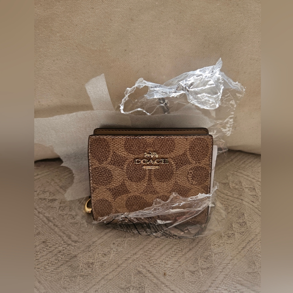 Coach snap wallet